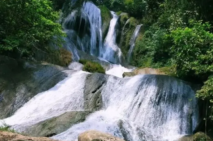 Curug Bibijilan, Air Terjun Bertingkat dengan Keindahan Alam Memukau di Sukabumi