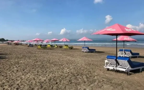 Pantai Double Six, Destinasi Seru dengan Keindahan Alam dan Aktivitas Menyenangkan di Bali