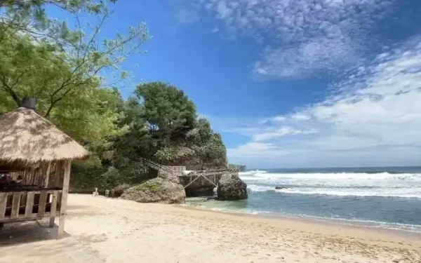 Pantai Slili, Surga Tersembunyi dengan Aktivitas Seru di Gunung Kidul