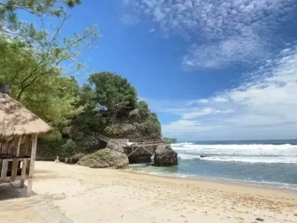 Pantai Slili, Surga Tersembunyi dengan Aktivitas Seru di Gunung Kidul